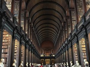 1. Biblioteka Trinity College (Dublin, Irlandia)